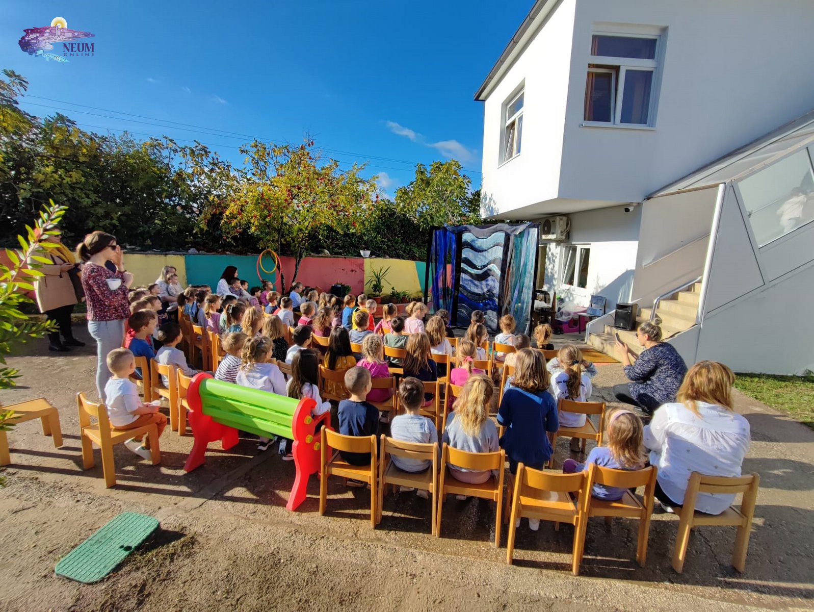 FOTO | Kazalište “Smješko” i ove godine razveselilo djecu u Dječjem vrtiću Neum