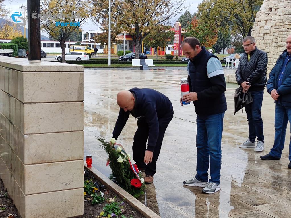 FOTO | U Čapljini odana počast žrtvama Škabrnje i Vukovara
