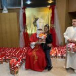 FOTO | Dječjem veselju nema kraja, sveti Nikola stigao u Neum