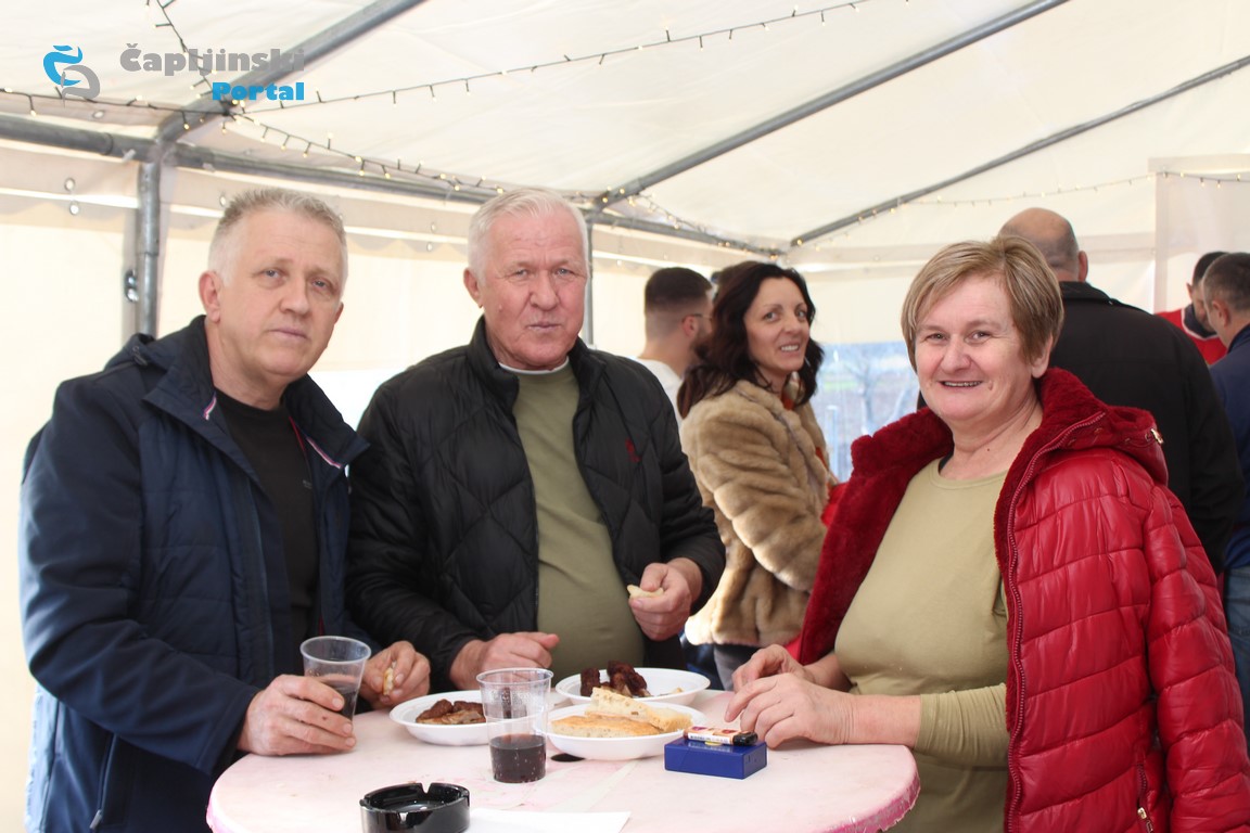 FOTO | Bili smo na Adventu u Prćavcima – odlična zabava i druženje uz humanitarni karakter