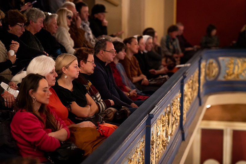 GALA 120 na dar – Napretkov svečani božićni koncert oduševio publiku u prepunom sarajevskom Narodnom pozorištu