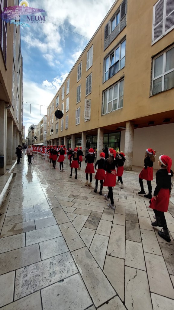 FOTO/VIDEO: Neumske mažoretkinje nastupile na Adventu u Zadru