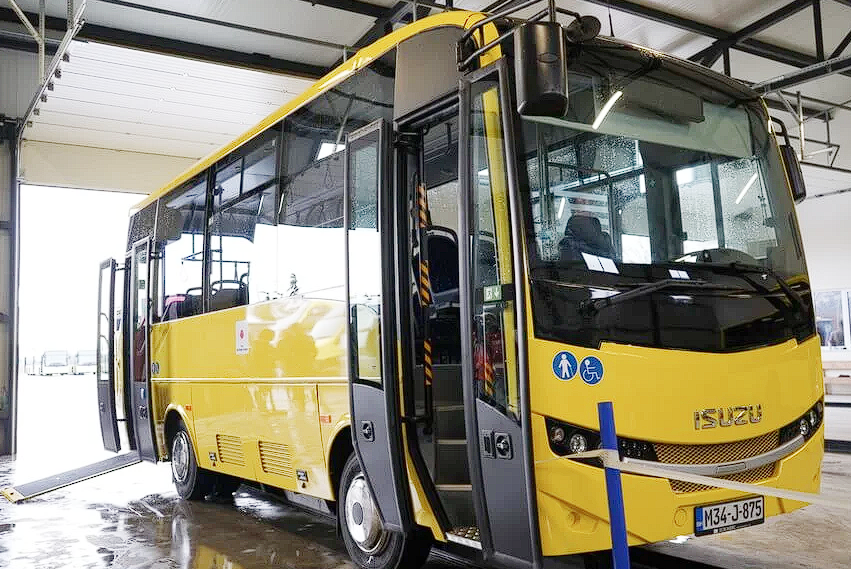 vlada japana donirala autobus gradu mostaru