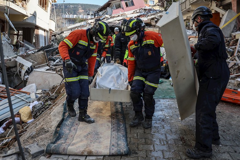 smrt, bolest i očaj. ovo je život u turskom gradu nakon razornog potresa