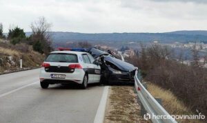 Mostar – Čitluk: Jedna osoba poginula, a tri ozlijeđene u sudaru Alfe i policijskog Golfa