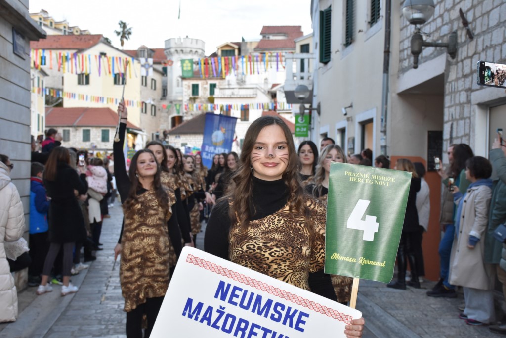 FOTO | Neumske mažoretkinje na 54. Prazniku mimoze u Herceg Novom