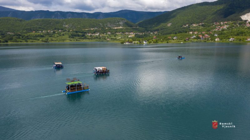 foto/video: na ramskom jezeru sve je više izletnika i ekskurzija