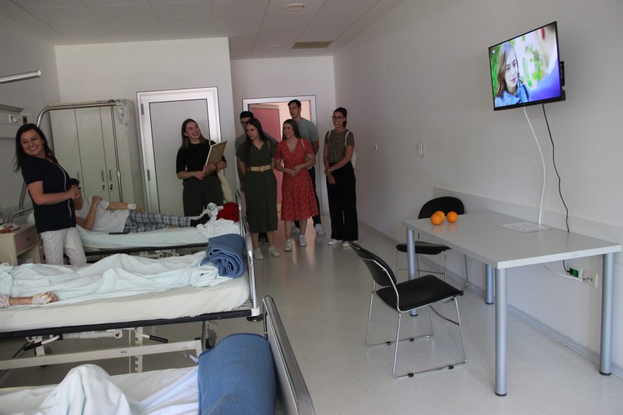 studenti edukacijske rehabilitacije donirali tri televizora klinici za onkologiju   – sveučilišna klinička bolnica mostar