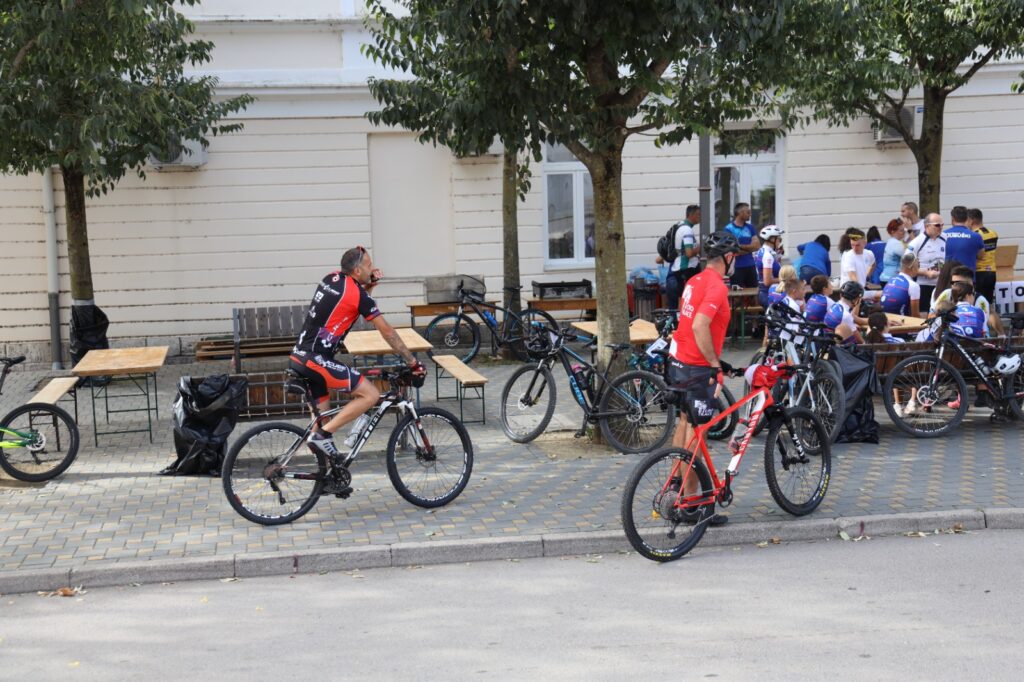 ljubuški biciklisti i njihovi prijatelji danas u humanitarnoj biciklijadi