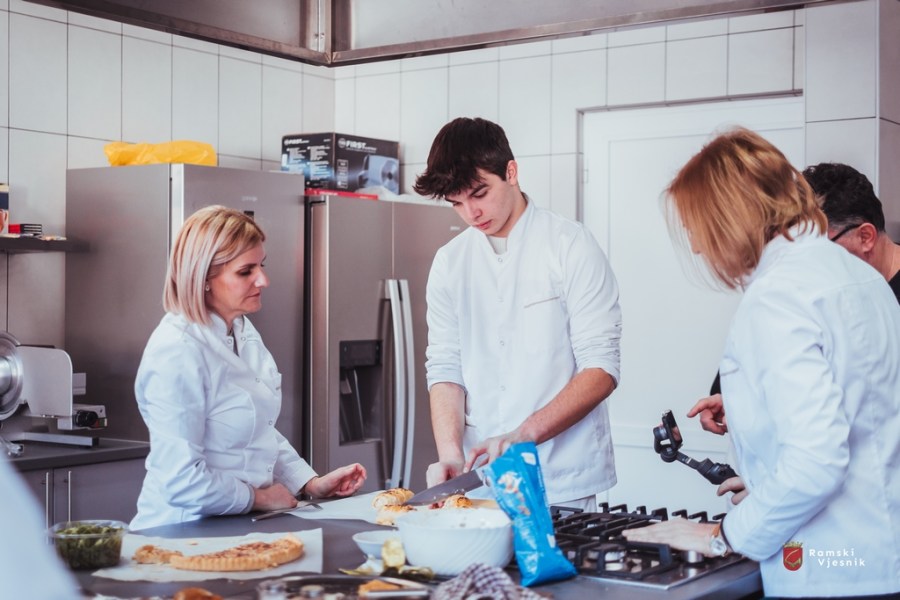 DAVID PAVLOVIĆ: Mladi kuhar koji unosi maštu i inovacije u kuharske specijalitete