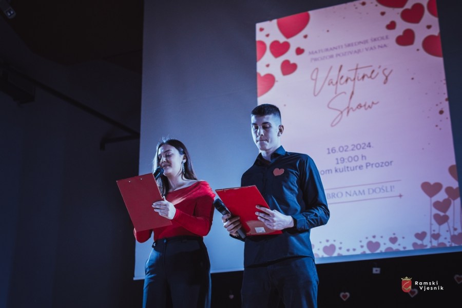 Maturanti Srednje škole Prozor oduševili publiku kulturno-zabavnim programom