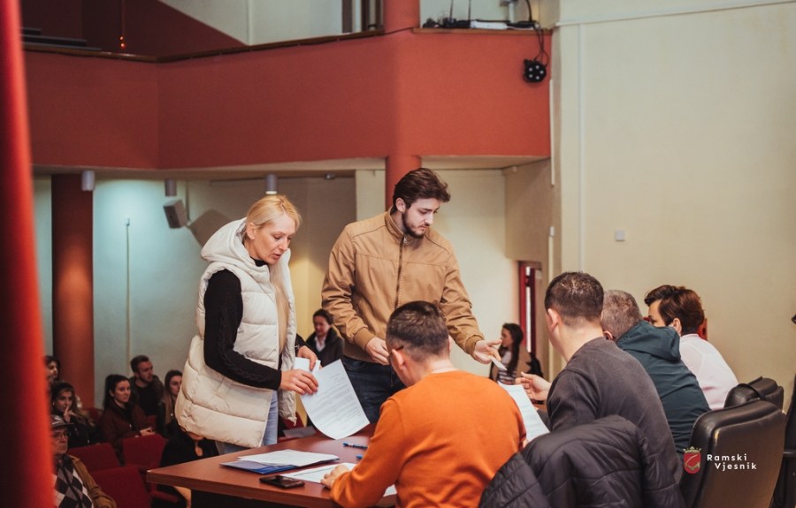 Studenti potpisali ugovore s Općinom Prozor-Rama o stipendiranju u akademskoj 2023./2024. godini