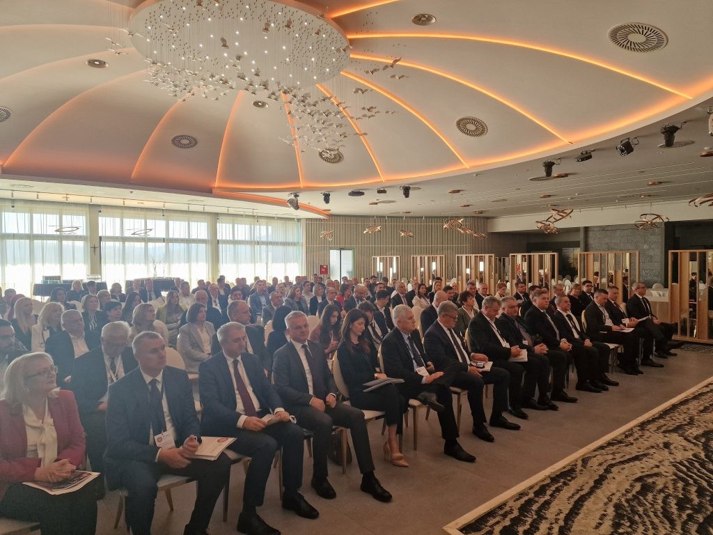 FOTO | Udruga ”Prsten” održala Skupštinu u ‘Presidentu’; Svjetlan Stanić izabran za predsjednika