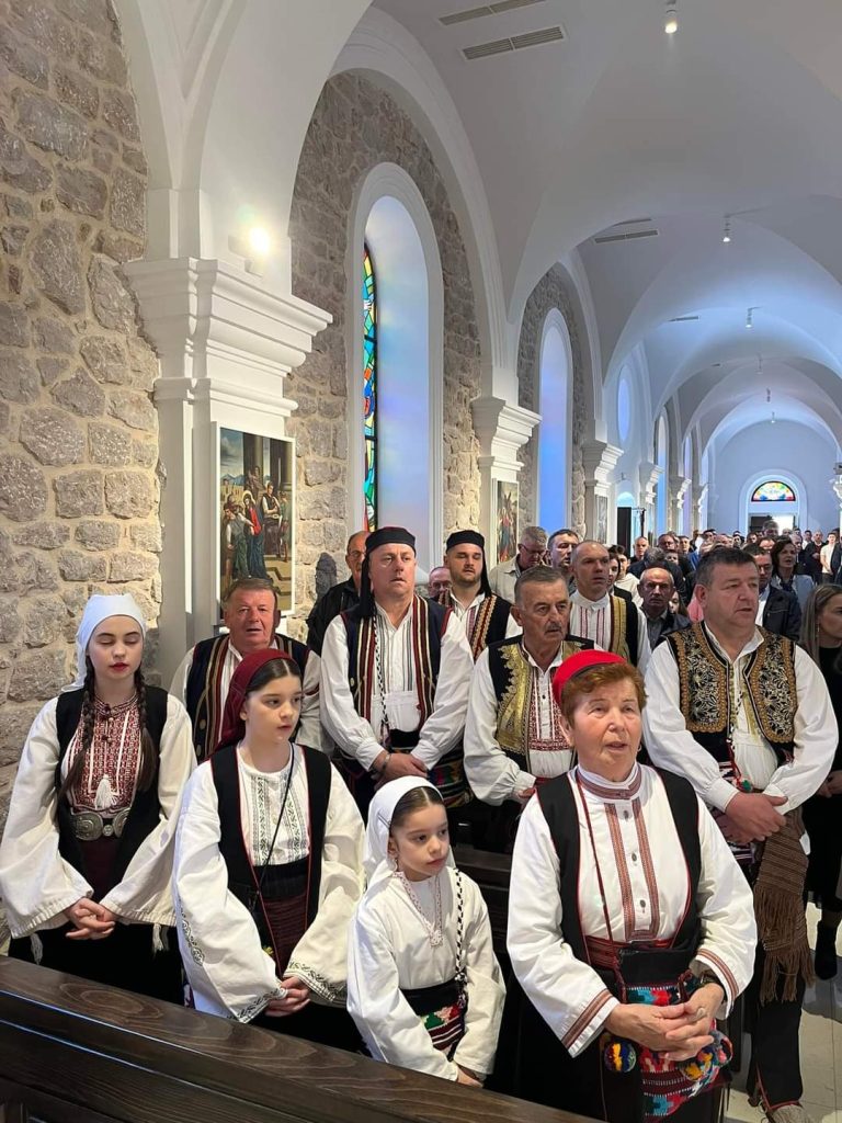 FOTO/VIDEO: Biskup Željko Majić predvodio misno slavlje u Drinovcima