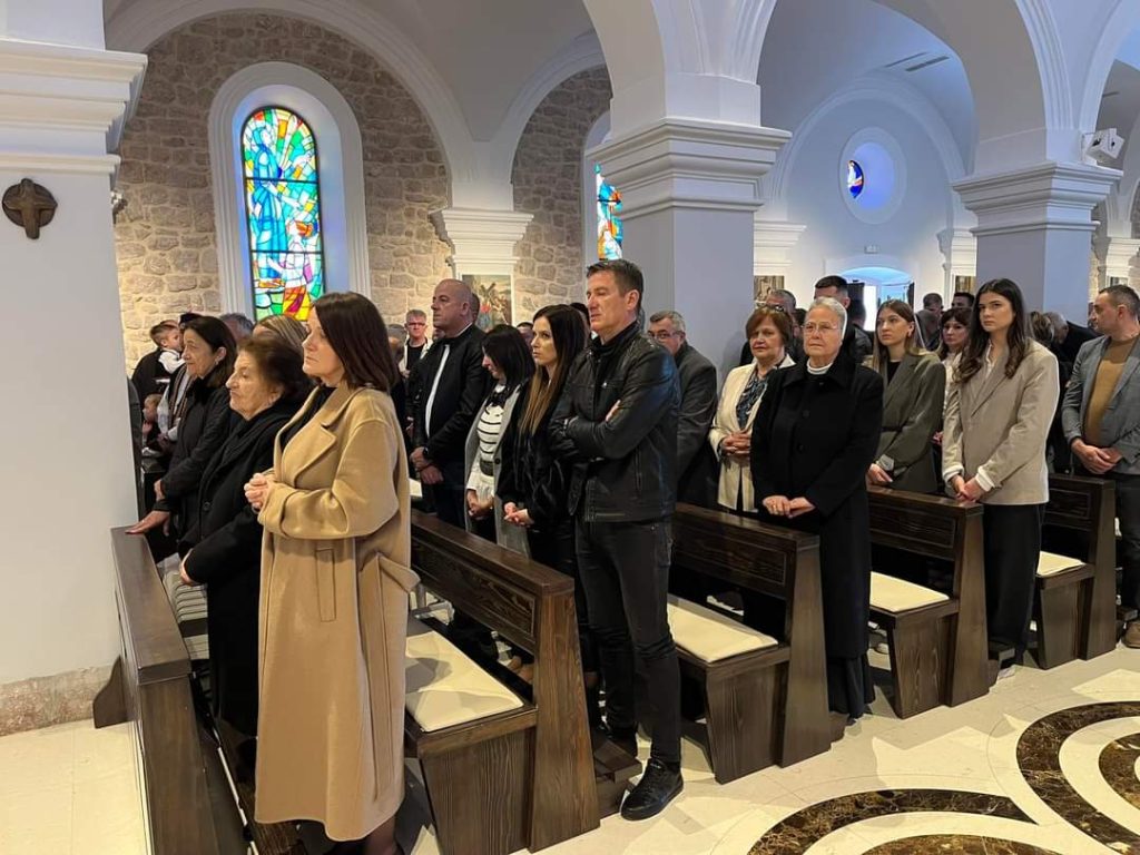 FOTO/VIDEO: Biskup Željko Majić predvodio misno slavlje u Drinovcima