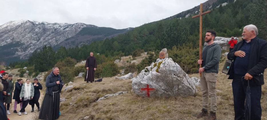 Blidinje/Masna Luka: Brojni vjernici sudjeluje u Putu križa (foto)