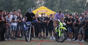 Humanitarni 5. Međunarodni moto susret obilježen sjajnom atmosferom, zaključili ga koncertom Divlje jagode Humanitarni 5. Međunarodni moto susret obilježen sjajnom atmosferom, zaključili ga koncertom Divlje jagode