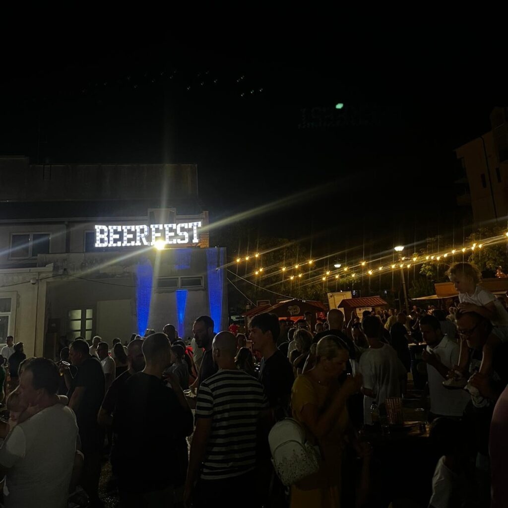 Video/Beer Fest Ljubuški: Fantastična atmosfera prve večeri, nastavljamo večeras