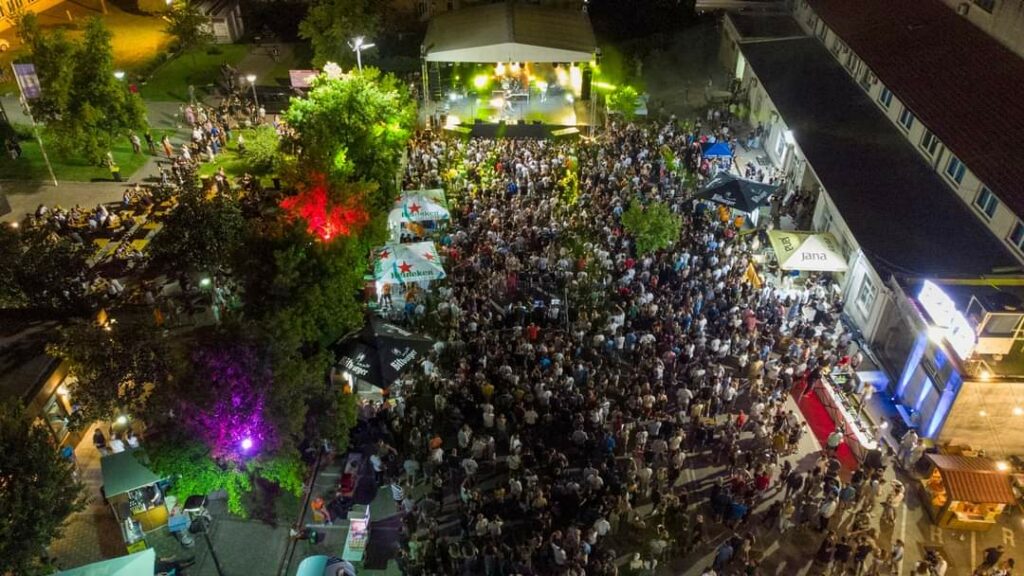 Video/Beer Fest Ljubuški: Fantastična atmosfera prve večeri, nastavljamo večeras
