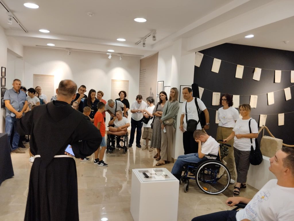 Zajedničko druženje i molitva članova zajednice „Vjera i Svjetlo“ u Udruzi „Nada“ i Centru „Nova nada“