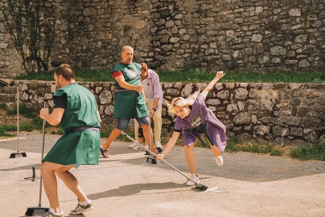 Dan Za Pamćenje U Banjaluci: Na Kastelu Održane Viteške Igre, Na Vrbasu Građani Pecali Poklone dan za pamćenje u banjaluci: na kastelu održane viteške igre, na vrbasu građani pecali poklone