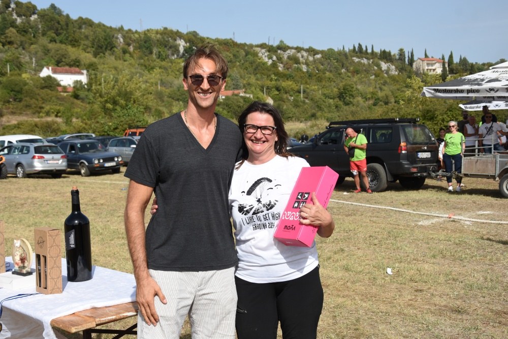 Robert Hodžić osvaja prvo mjesto na paraglajding natjecanju u preciznom slijetanju „Sv. Ivan – Gradina open 2024.“