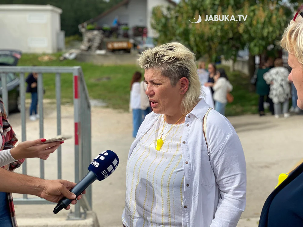 Nezadovoljni prosvjetari iz ŽZH izjavili: Ne podržavamo ideju trećeg generalnog štrajka. Nezadovoljni prosvjetari iz ŽZH izjavili: Ne podržavamo ideju trećeg generalnog štrajka.